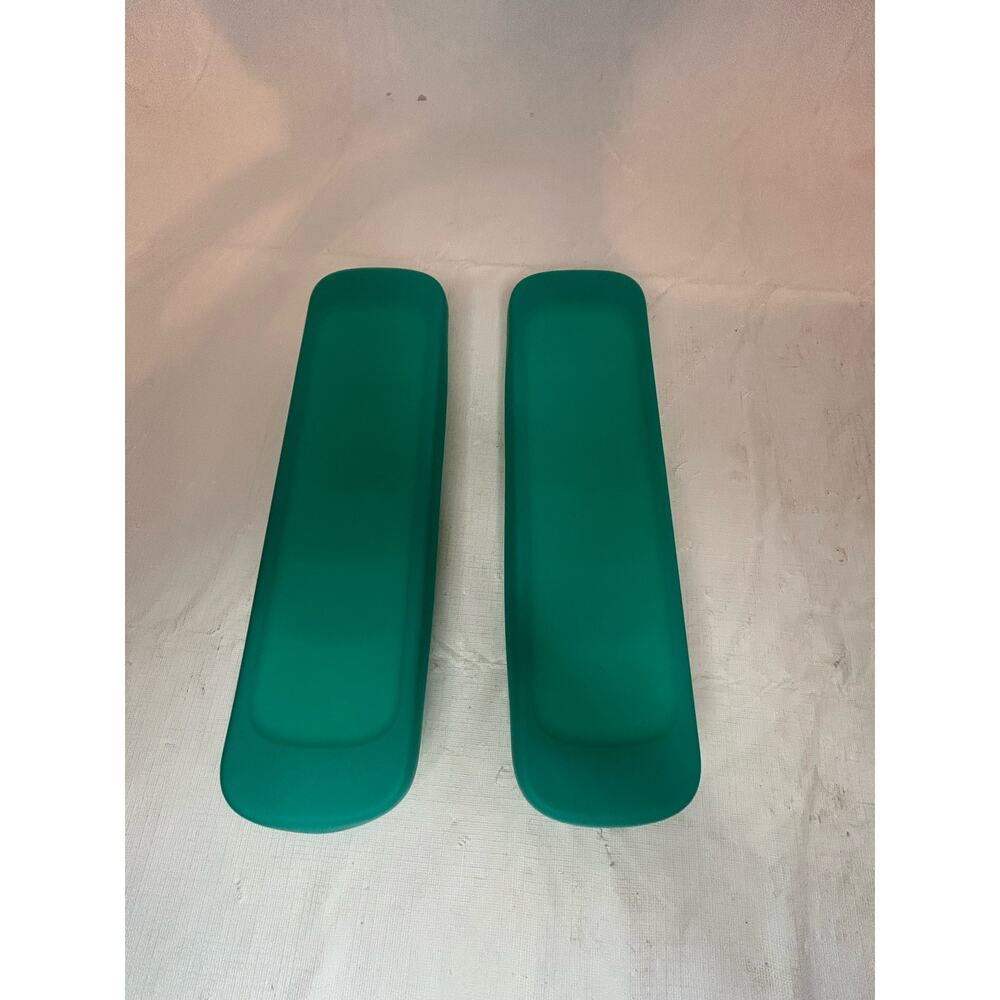 Set of 2 Ice Trays with Lids EUC White Turquoise Bar